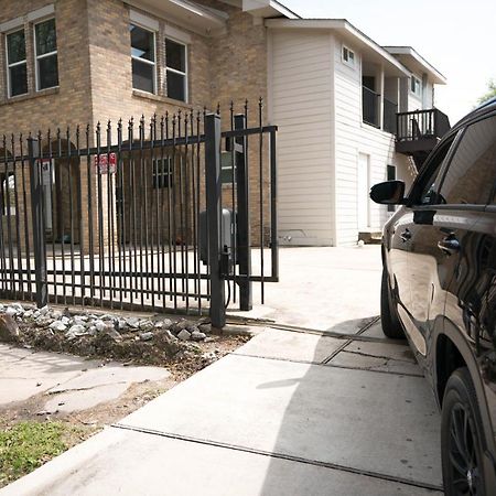 East Downtown Bungalow ヒューストン エクステリア 写真