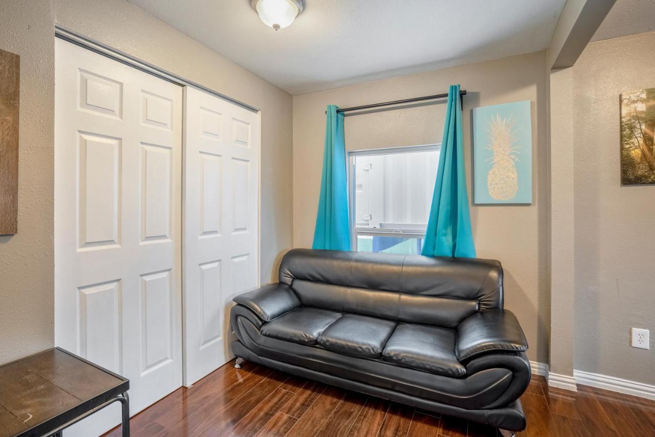 East Downtown Bungalow ヒューストン エクステリア 写真