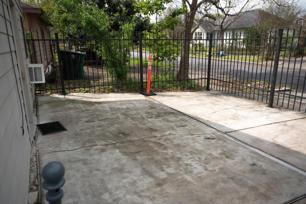 East Downtown Bungalow ヒューストン エクステリア 写真