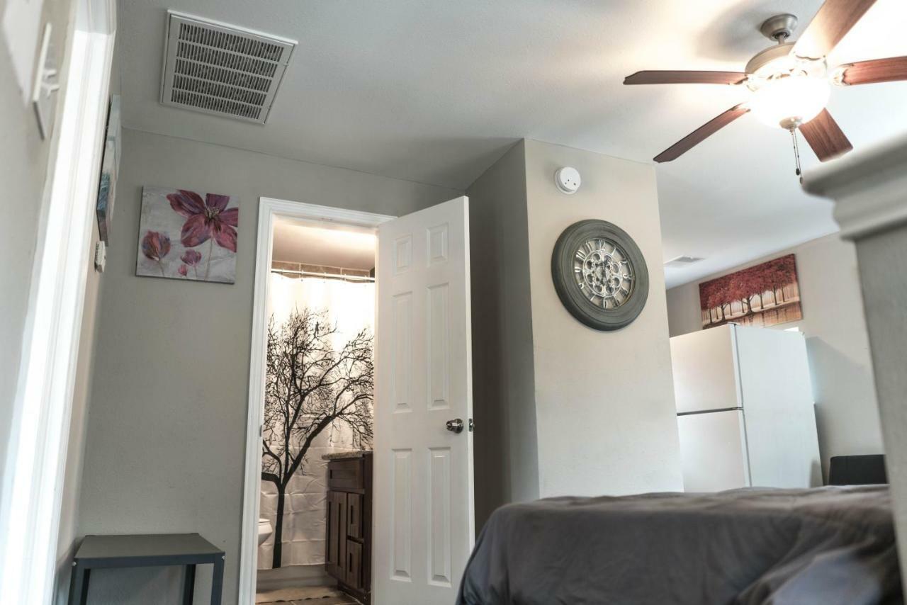 East Downtown Bungalow ヒューストン エクステリア 写真